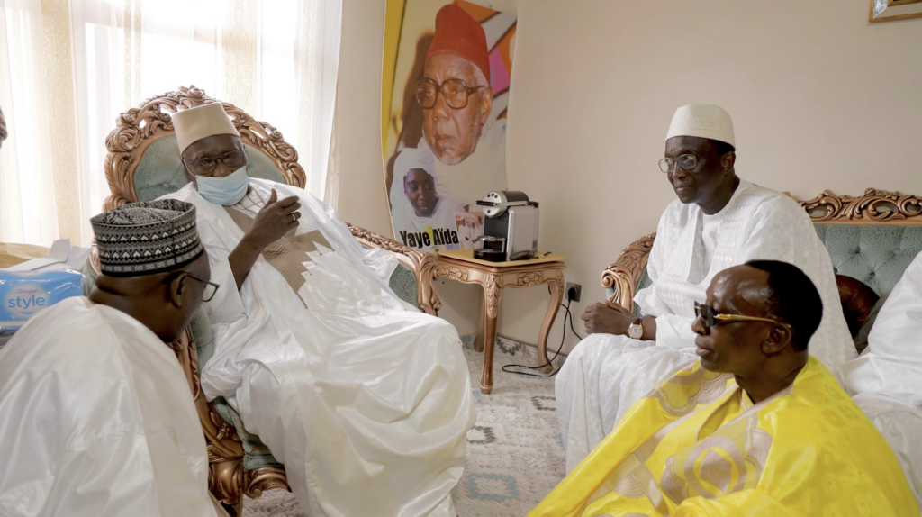 Capture-decran-2025-09-02-a-01.31.36-1024x574 GAMOU 2025 : Le Président Amadou BA effectue son ziar à Tivaouane