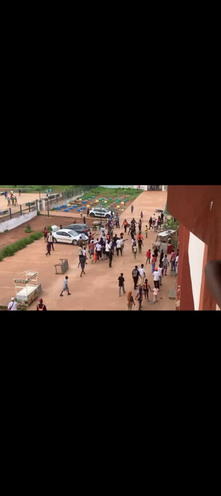 image-1-457x1024 TAMBACOUNDA : Les vestiaires du stade Boubacar Diop saccagés, des arbitres pris à partie par des joueurs de l'ASC Kalbora