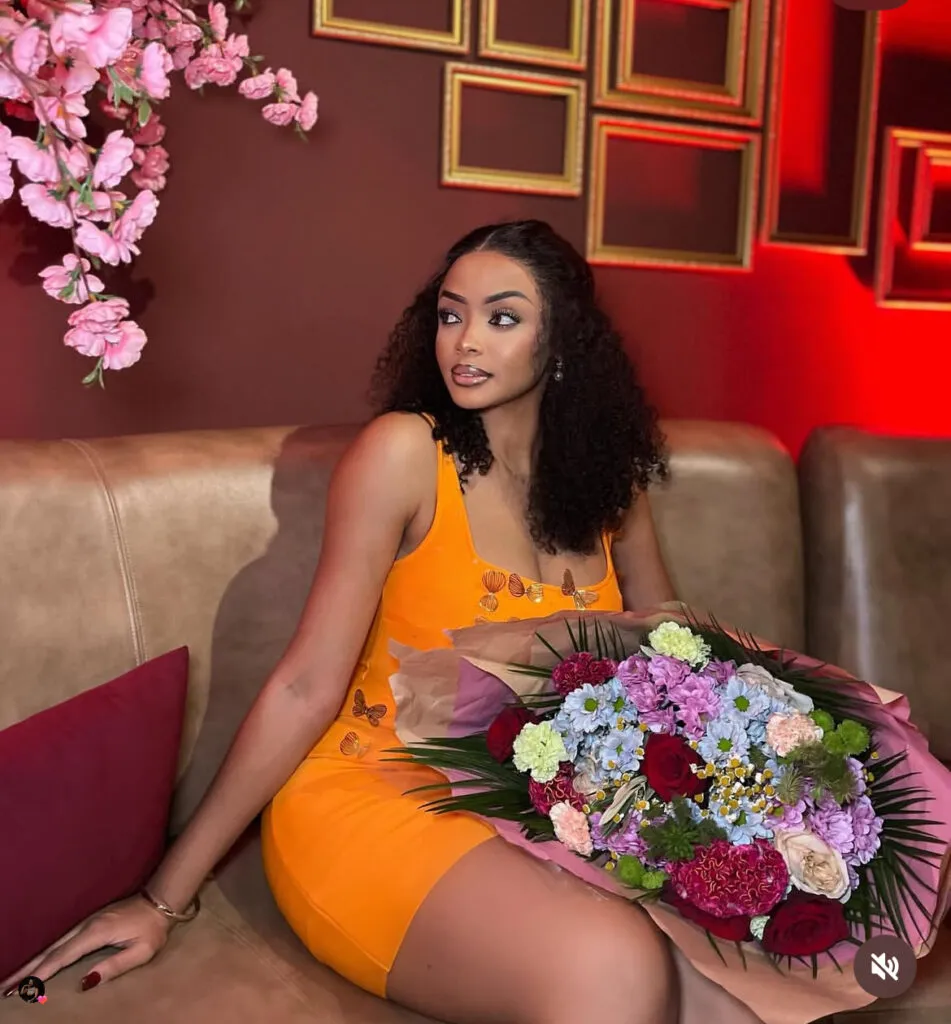 image-5 Seynabou Touré rayonnante pour son anniversaire