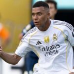 (Vidéo)- Wally Seck risque d’être arrêté dès sa descente d’avion.