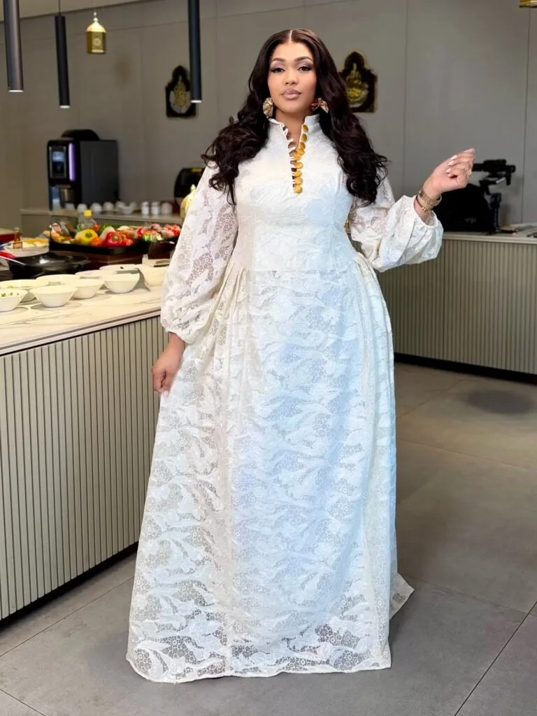 image-11 Ya Awa Dièye : élégance et charisme au sommet de la TFM