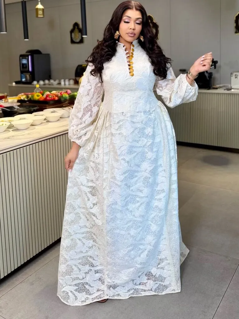 image-12 Ya Awa Dièye : élégance et charisme au sommet de la TFM