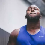 Pâques 2026 : Guigui rayonne dans une tenue rouge éclatante